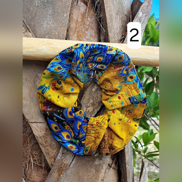 ONE Colorful Scrunchie Blue Cotton Dots Peacock Theme - Picture 6 of 10